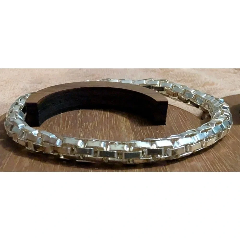 New Silvertone Snake Bracelet Stretch Jewelry 99 Cent Auction